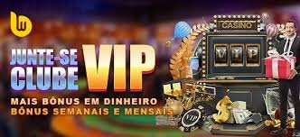 Antarmuka aplikasi merahtoto menampilkan navigasi ke Champions League dan studio live dealer